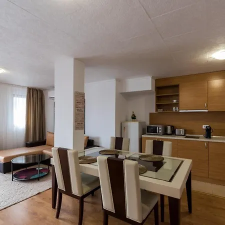 公寓 Modern & Cozy 2bd With Mountain View By Flat Mаnager